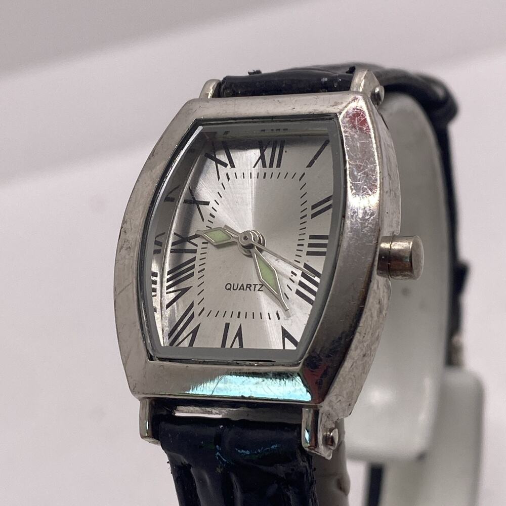 Womens Vintage Silver Tone Leather Watch New Batteey